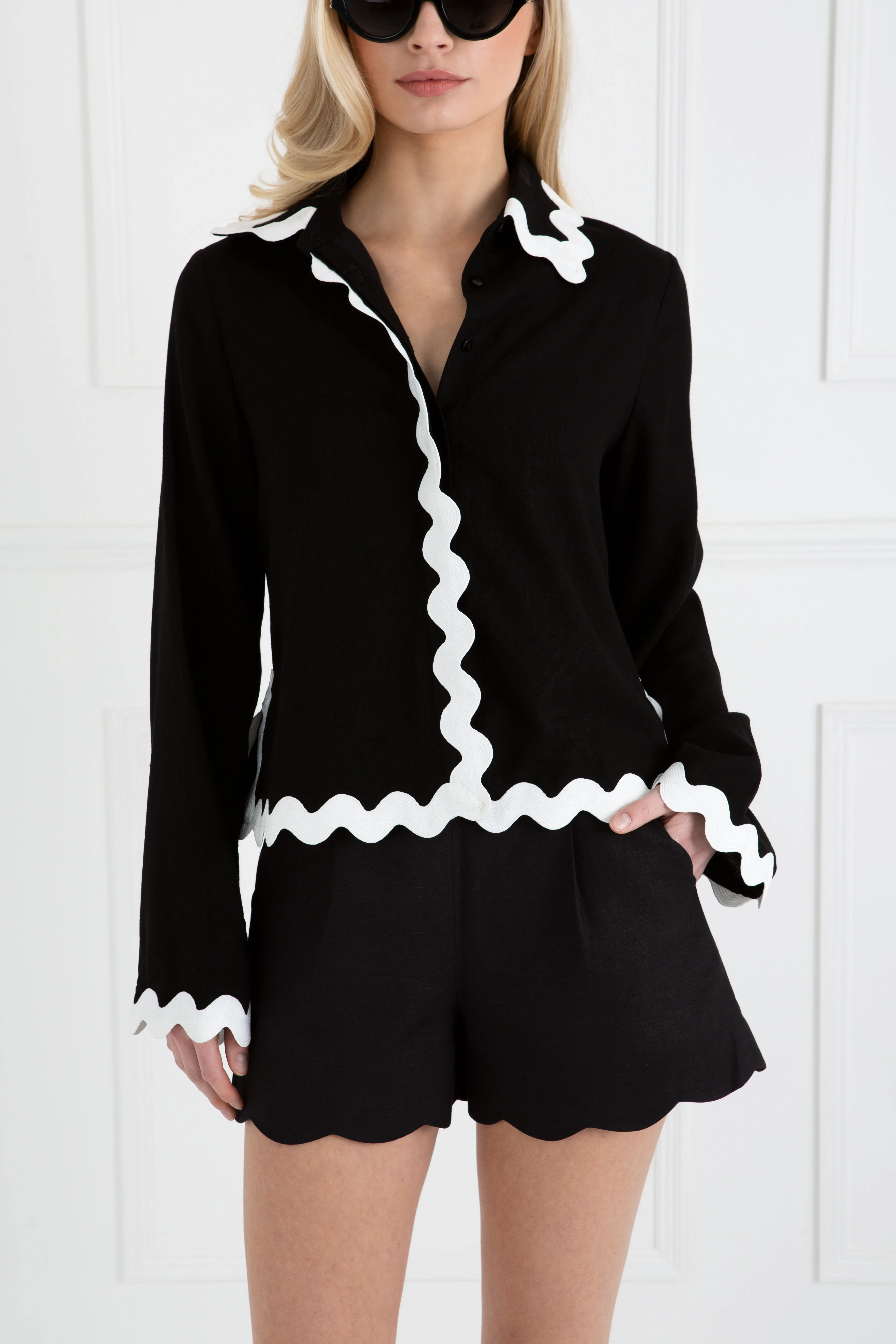 "The Olivia" - Linen Shirt Wave Trim (Black)
