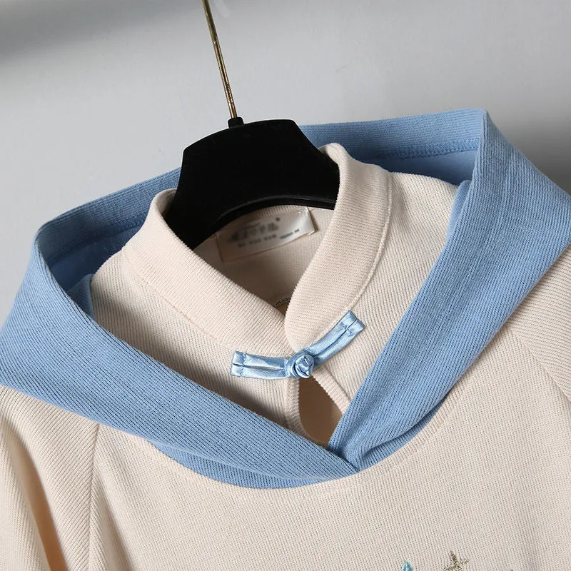 RETRO STYLE ELEMENT EMBROIDERED MID LENGTH HOODIE UB3307