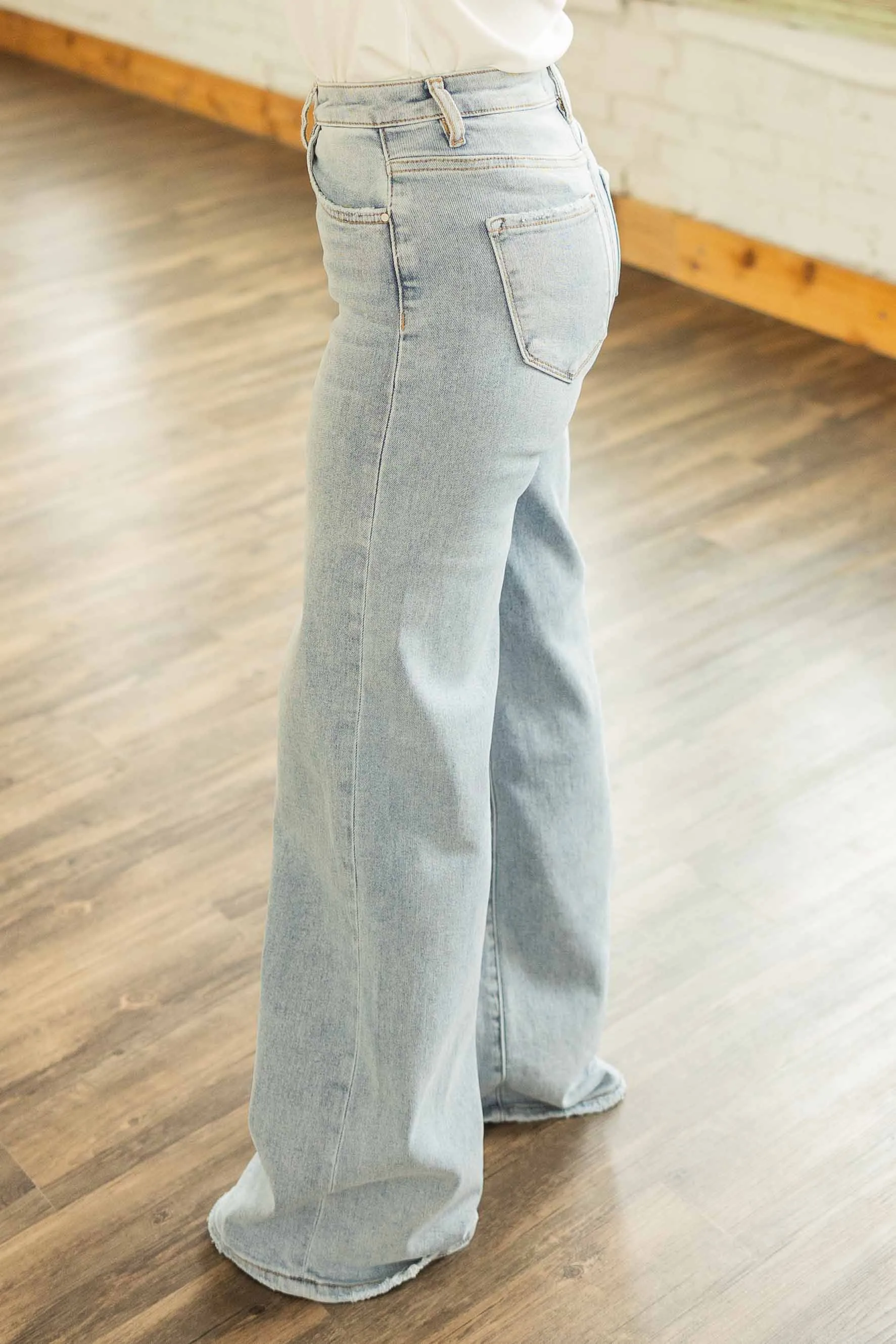 [RISEN] ALMA WIDE LEG FLARE JEANS