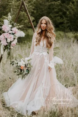 Roycebridal A-line V-neck Long Sleeves Beach Wedding Dresses With Lace Appliques, MW865