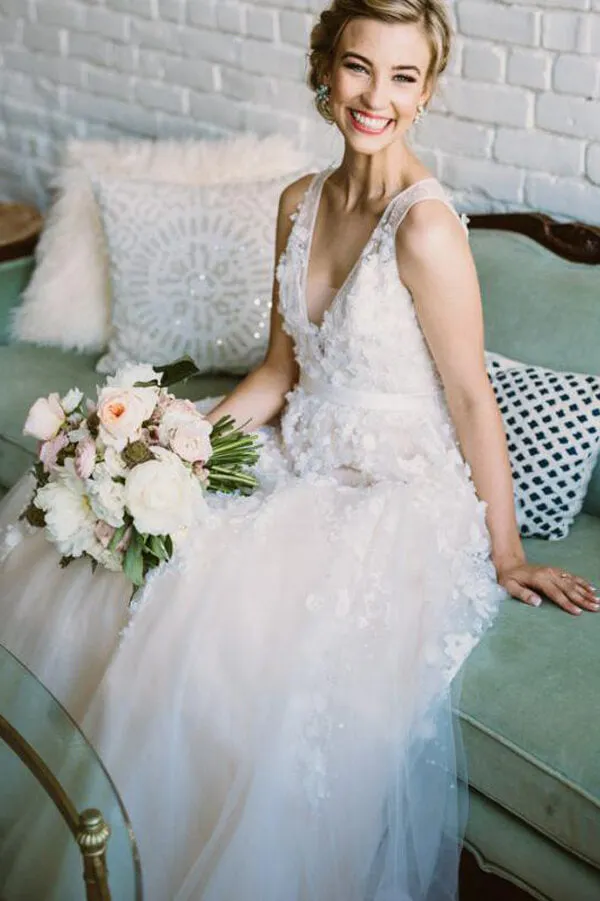 Roycebridal Fabulous Ivory V-neck Long Beach Wedding Dress with Lace Appliques, MW270