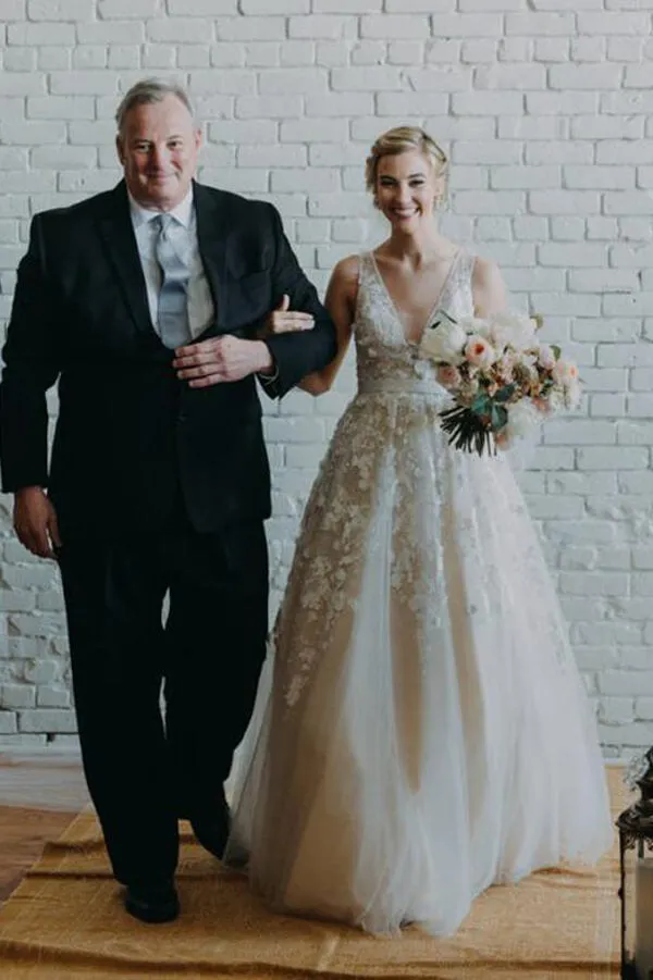 Roycebridal Fabulous Ivory V-neck Long Beach Wedding Dress with Lace Appliques, MW270