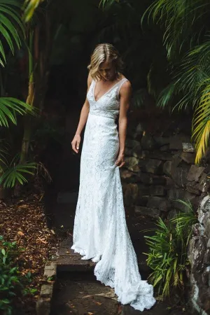 Roycebridal Ivory Lace Mermaid Open Back V-neck Long Beach Wedding Dresses, MW682