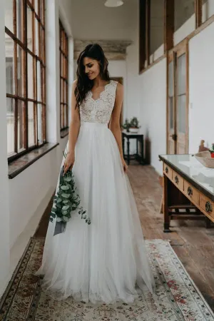 Roycebridal Simple A-ine V-neck Open Back Tulle & Lace Wedding Dresses,Beach Wedding Dresses,MW400