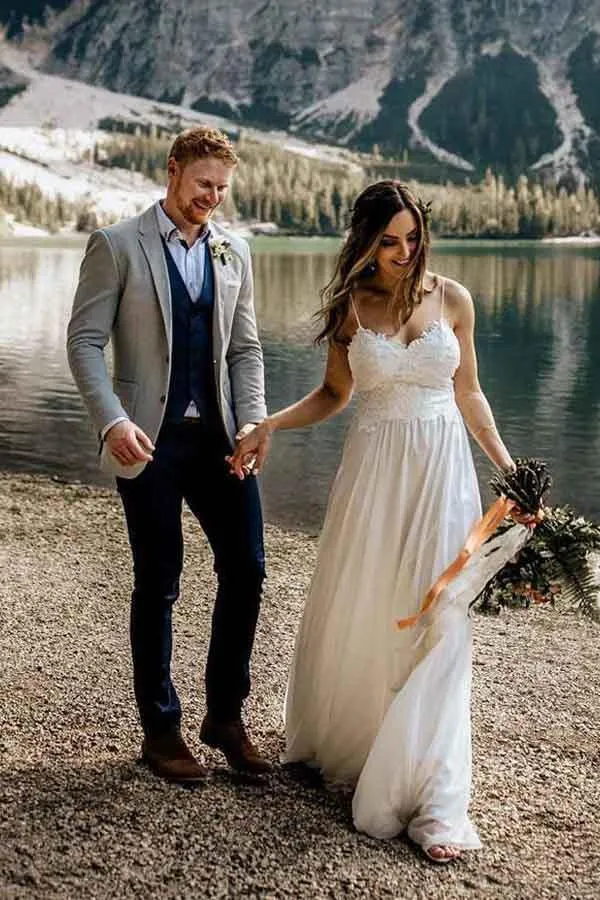 Roycebridal Simple A-line Lace Spaghetti Straps Beach Wedding Dresses With Train, MW567