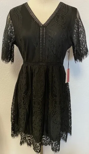 SCALLOP LACE DRESS