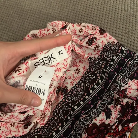 SET NWT LF Seek the label floral print crop top and shorts set
