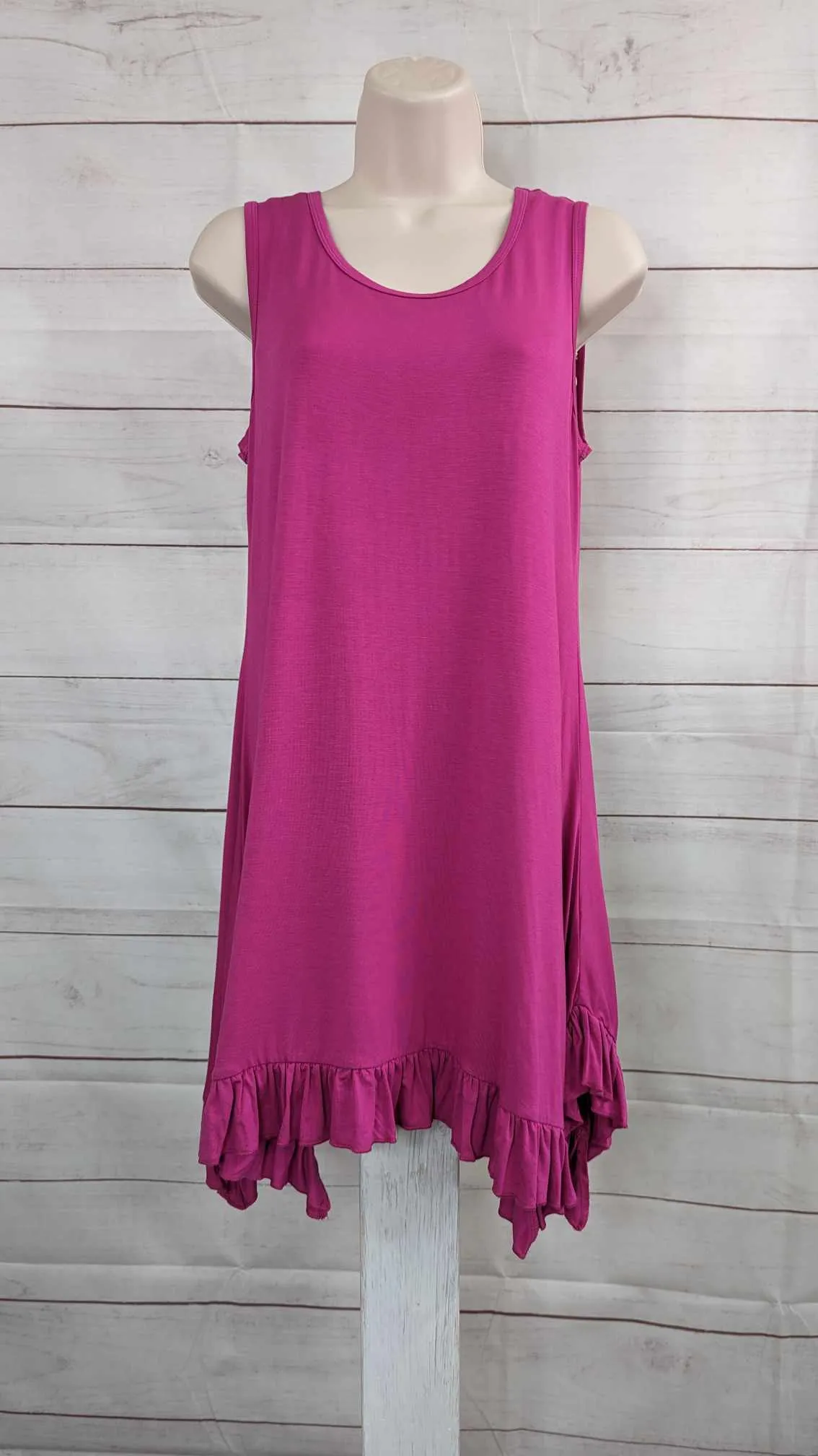 SMALL WILDROSE A381218 LOGO Layers by Lori Goldstein Knit Tank w/ Ruffle Hem