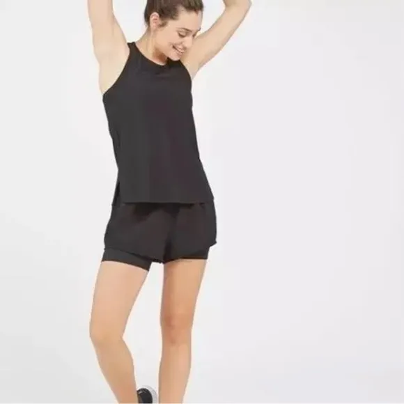 Spanx Get Moving Shorts Built-In black layered pockets spandex biker short M NEW