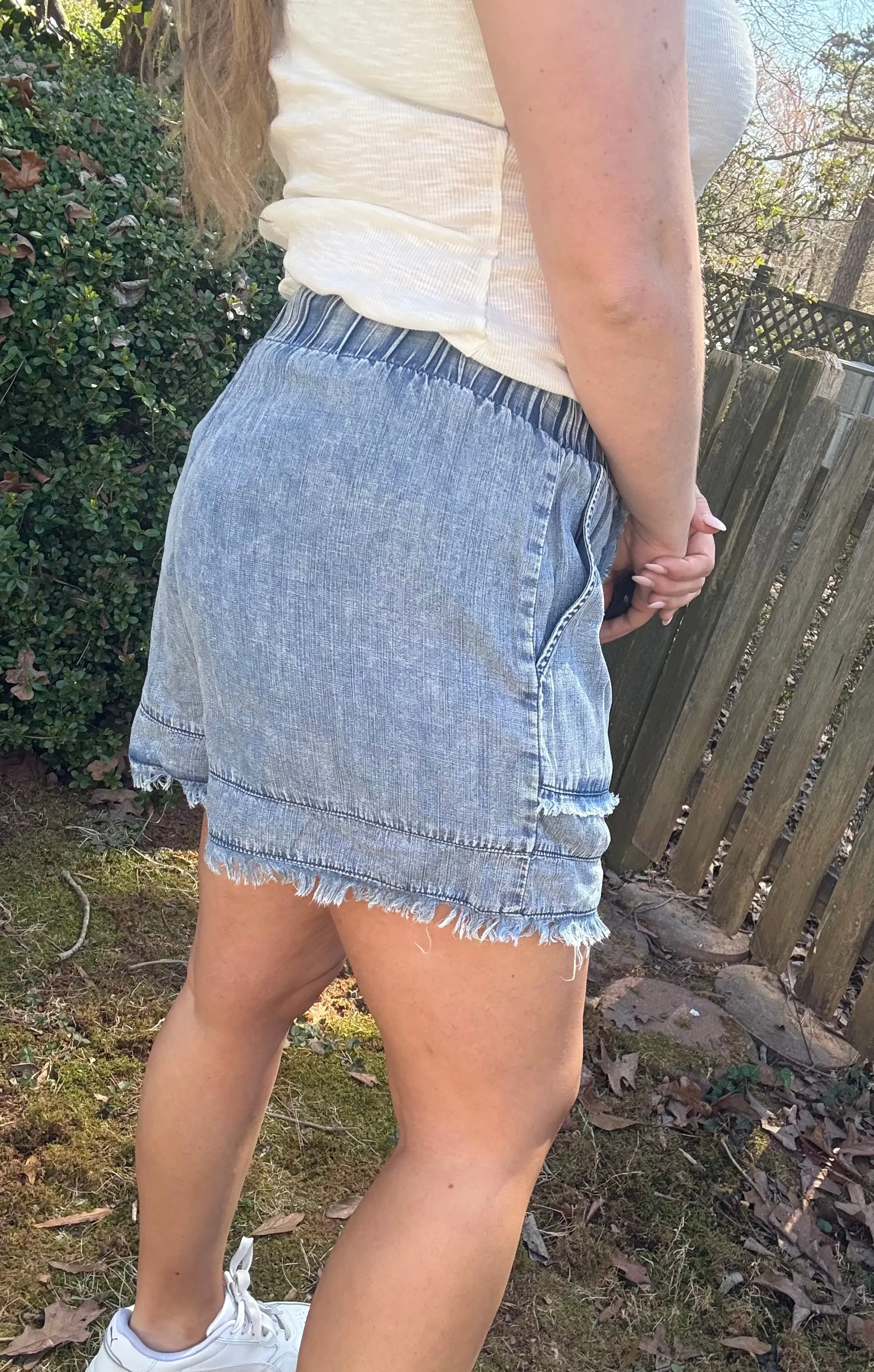 SUNSET FRINGE DENIM - SHORTS