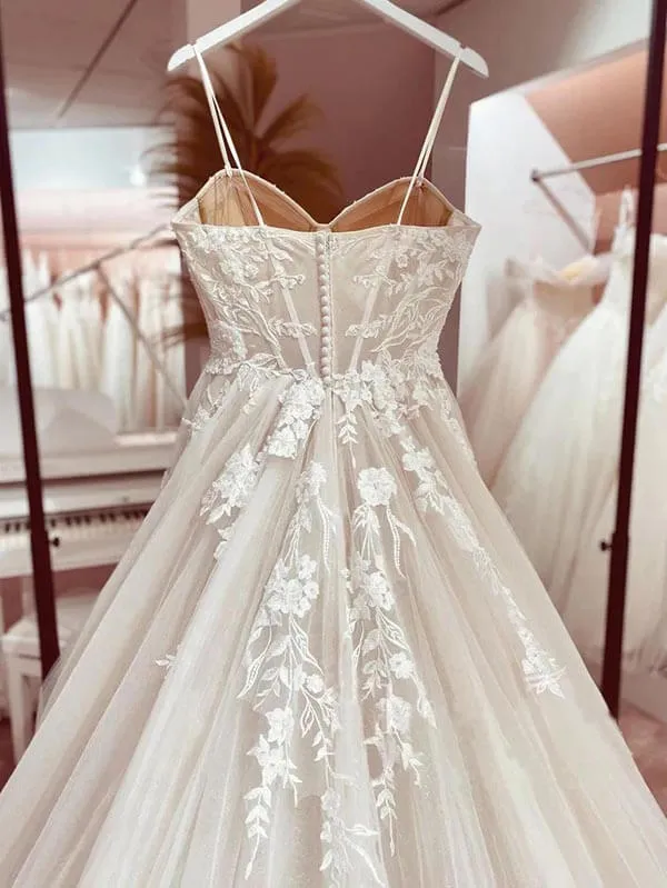 Tulle A-line Sweetheart Spaghetti Straps Wedding Dress With Appliques, MW948