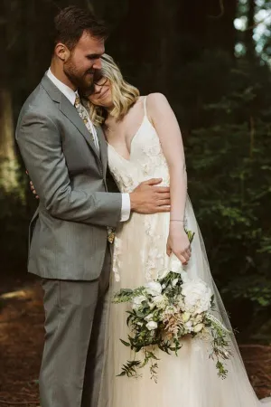 Tulle A-line V-neck Spaghetti Straps Lace Appliques Wedding Dresses, MW983