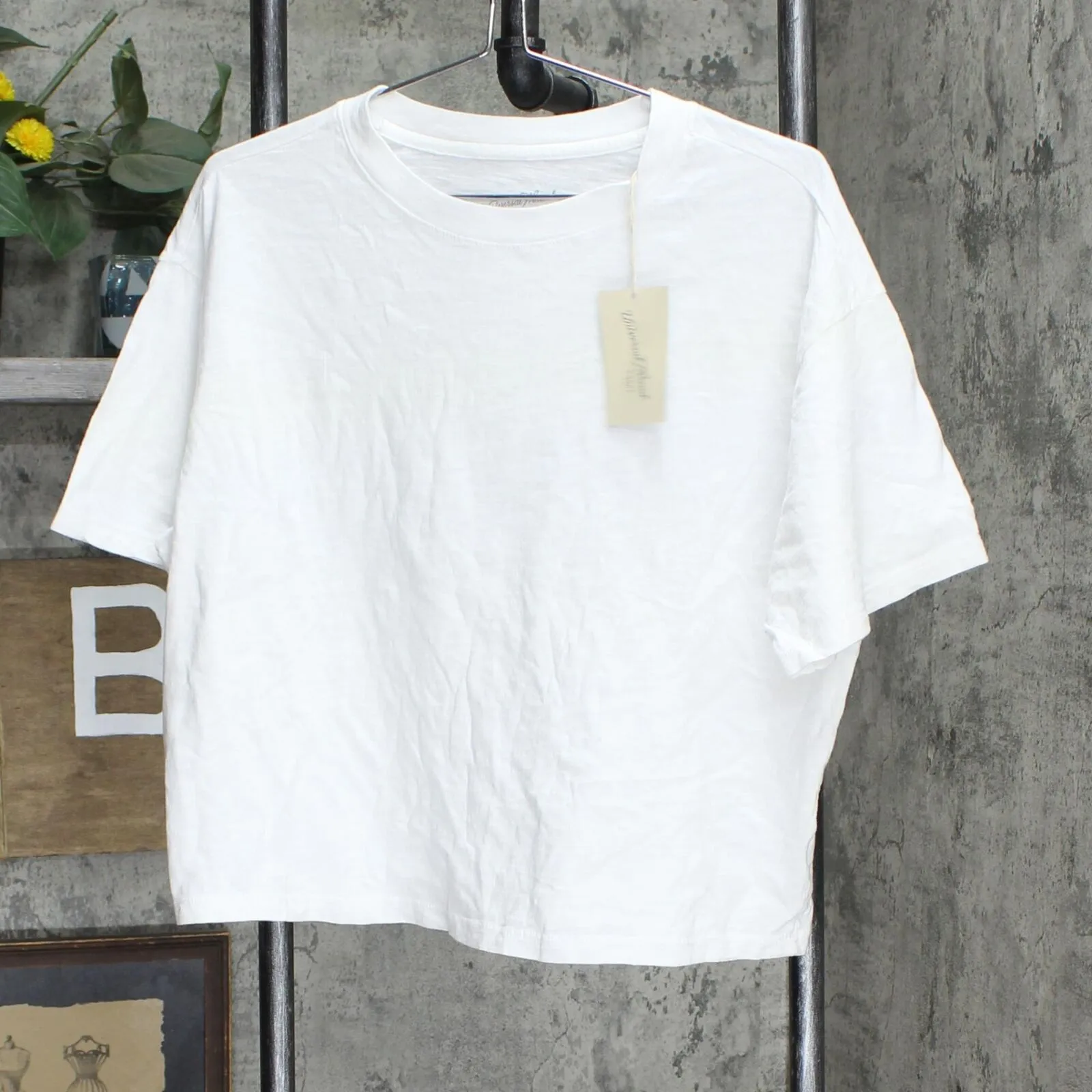Universal Thread Women's Short Sleeve Boxy T-Shirt