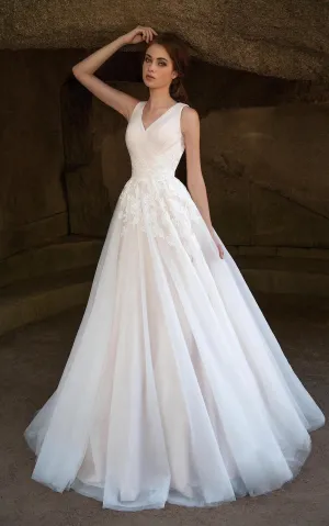 V-Neck Sleeveless Deep-V-Back A-Line Tulle Dress With Ruching and Appliques-714635