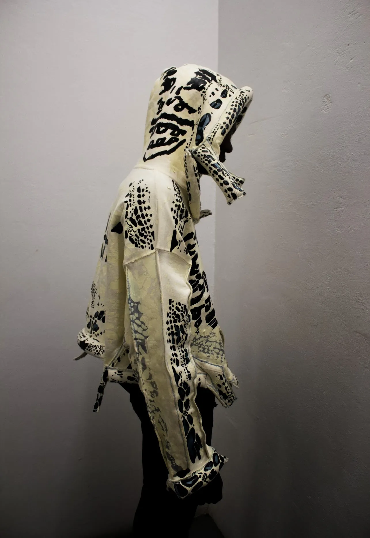 Vernum  Plaatina( Cream Yasuke Hoodie )