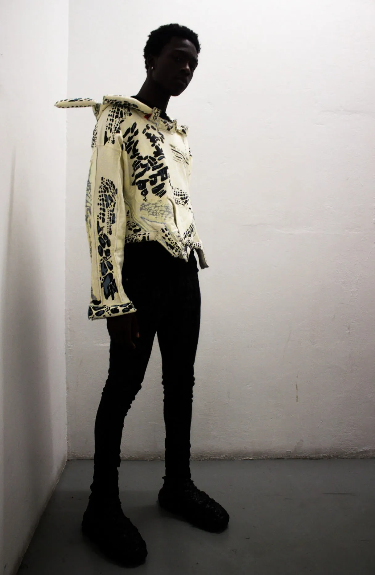 Vernum  Plaatina( Cream Yasuke Hoodie )