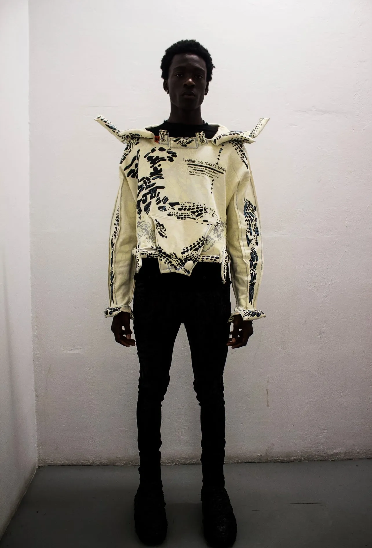 Vernum  Plaatina( Cream Yasuke Hoodie )