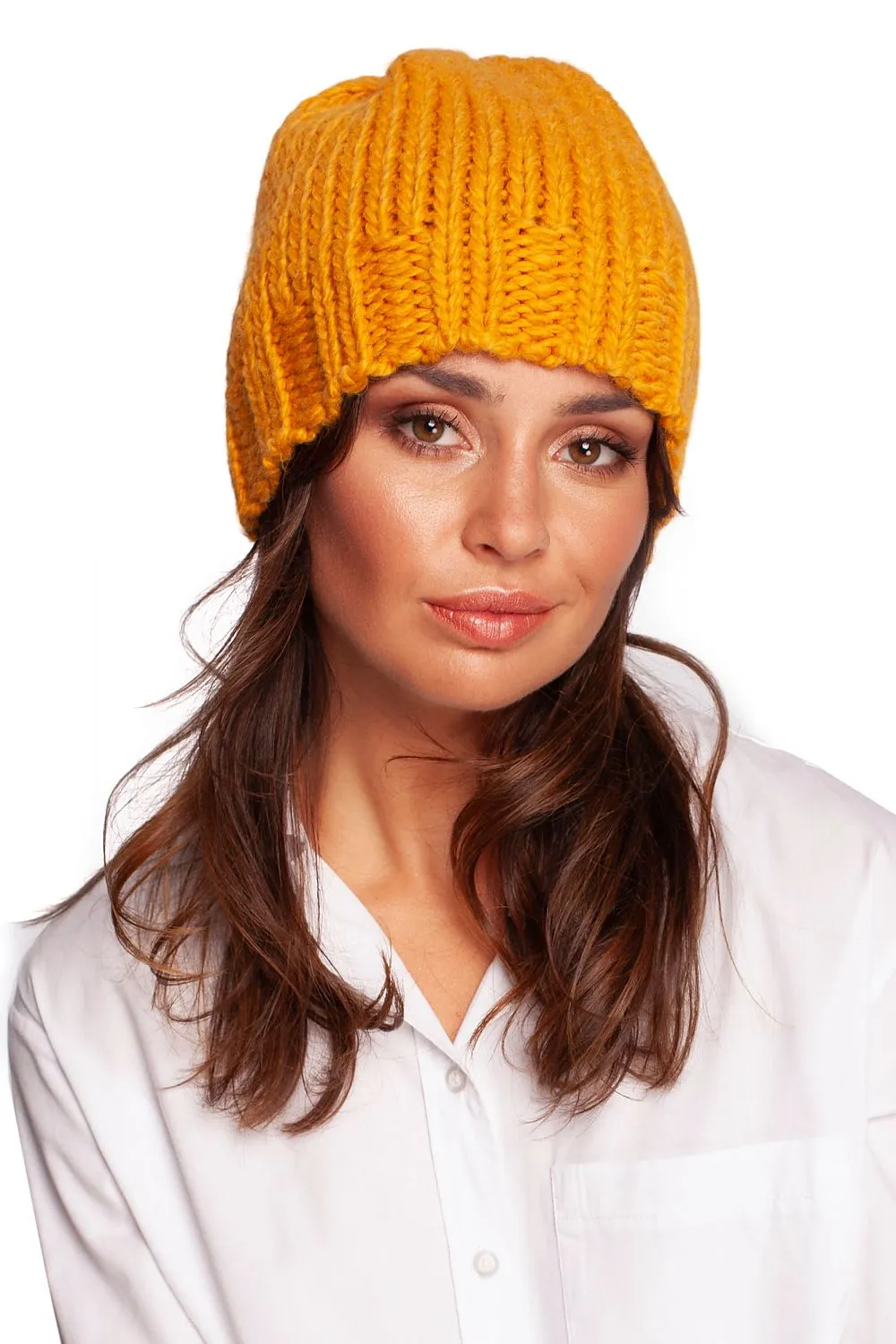 Warm thick-weave yarn beanie with a ribbed brim