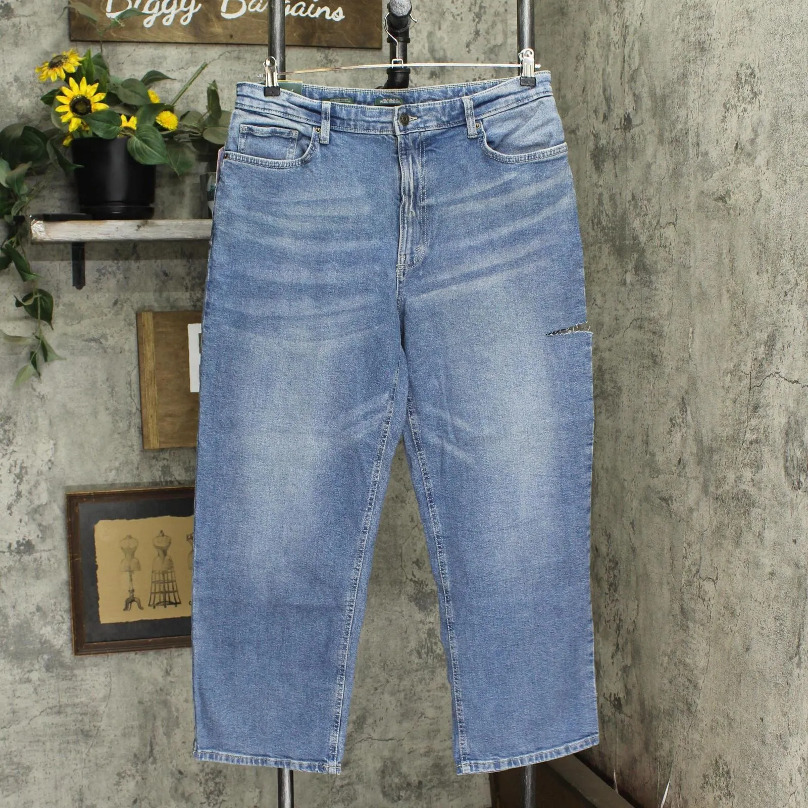 Wild Fable Women's High-Rise 90's Relaxed Slashed Straight Jeans 88097089
