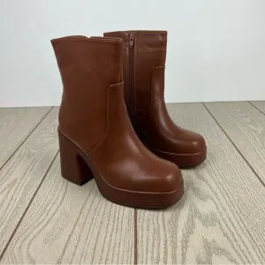 Wild Pair Women's Stellaa Platform Booties 7.5M Cognac Smooth Faux Leather $90