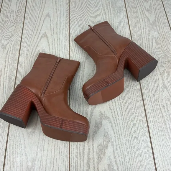 Wild Pair Women's Stellaa Platform Booties 7.5M Cognac Smooth Faux Leather $90
