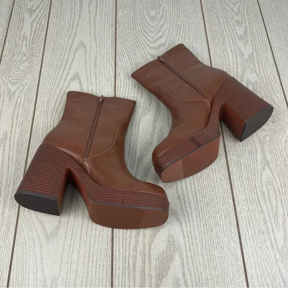 Wild Pair Women's Stellaa Platform Booties 9.5M Cognac Smooth Faux Leather $90