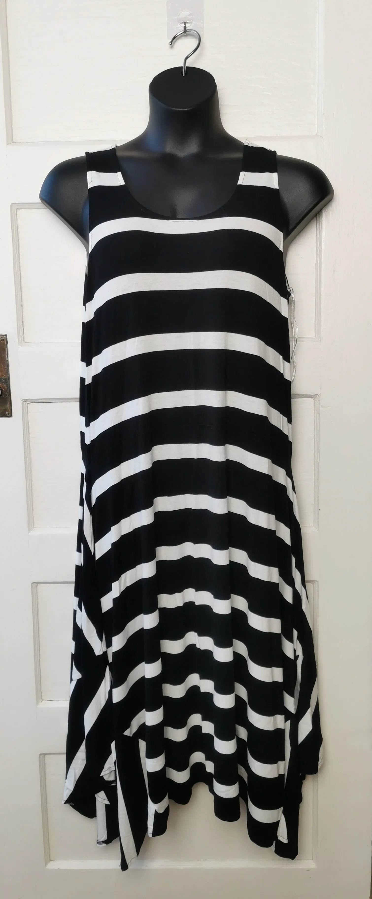 WOMENS PLUS SIZE 2X (18/20) - ADDITION ELLE, Black & White Flowy, Summer Tank Dress EUC B58