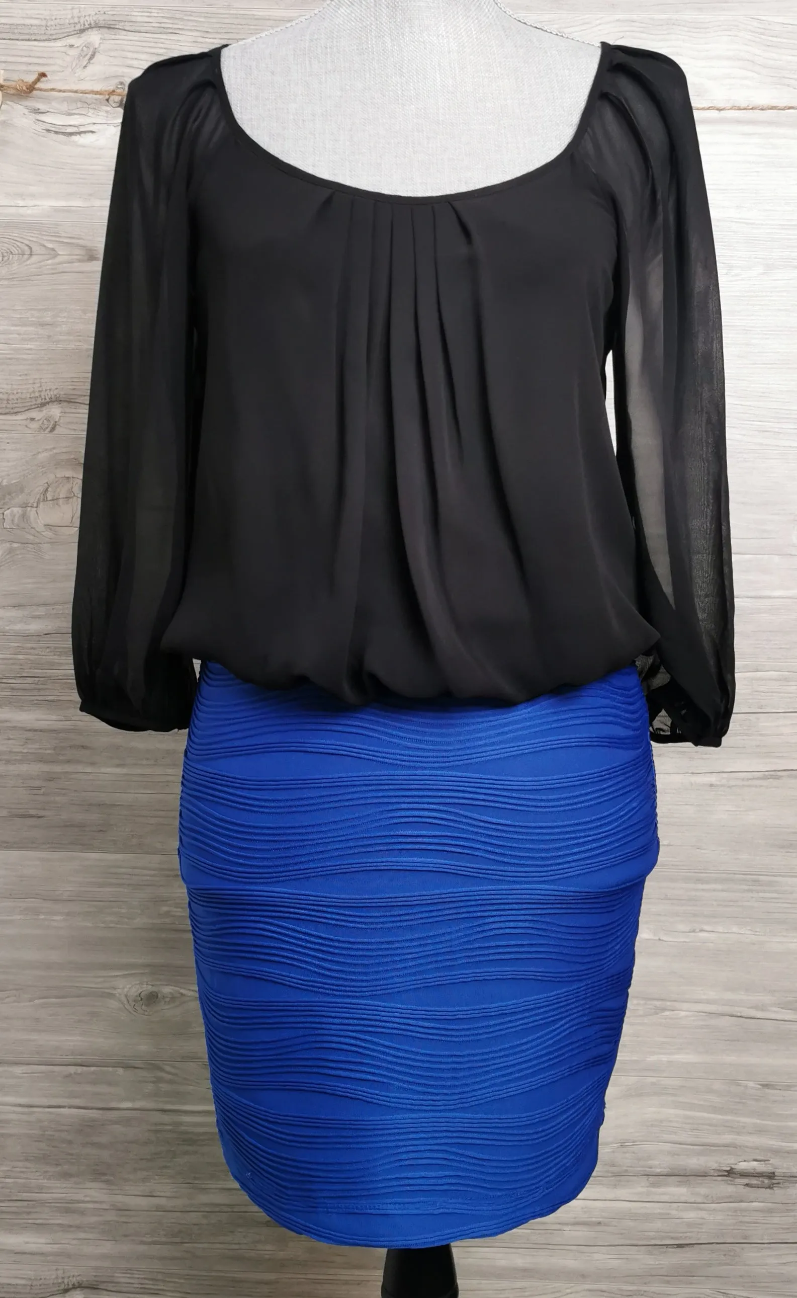 WOMENS SIZE 7/8 - B. DARLIN, Fitted & Flowy Dress EUC B56