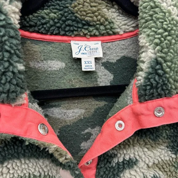 XXS - J. CREW - Oversized Camo Sherpa Pullover Jacket Rent the Runway $138 msrp