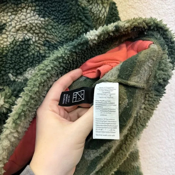 XXS - J. CREW - Oversized Camo Sherpa Pullover Jacket Rent the Runway $138 msrp