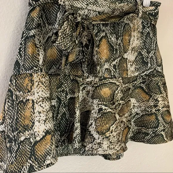 ZARA skorts ties on waist snake print women’s Size Medium